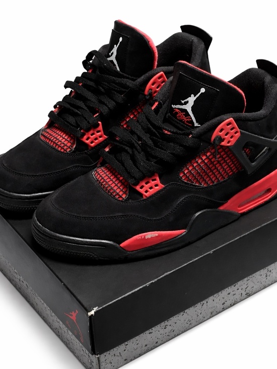 Jordan 4 Red Thunder Size 11 Good Condition